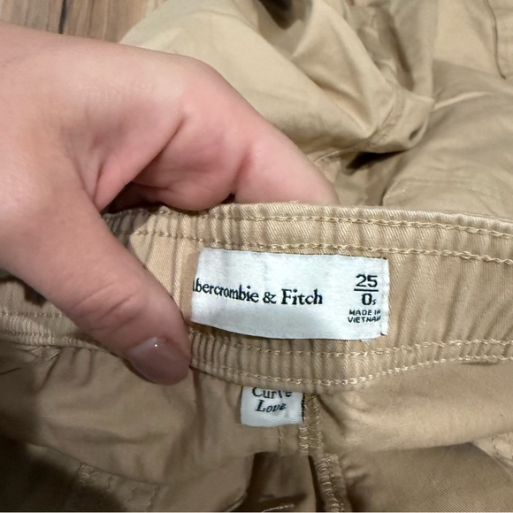 NWT Abercrombie & Fitch Curve Love Relaxed Fit Cargo Pants Tan - Picture 13 of 13